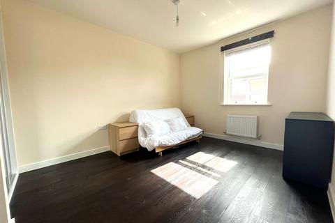 50f Anglia Way, Great Denham, Bedford, MK40 4SD