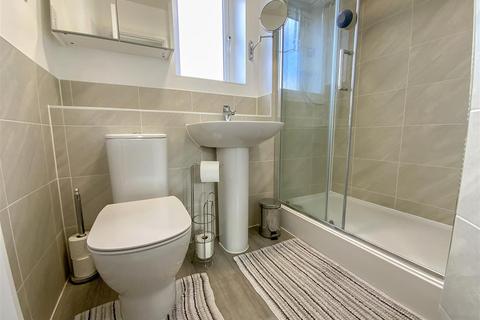 50f Anglia Way, Great Denham, Bedford, MK40 4SD