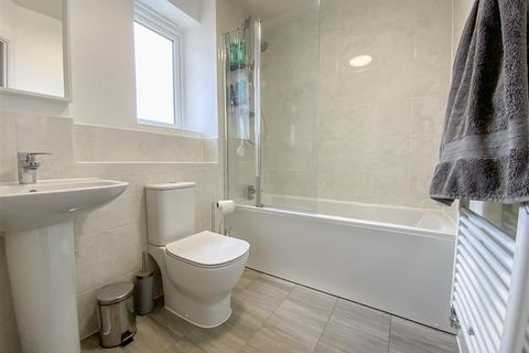50f Anglia Way, Great Denham, Bedford, MK40 4SD