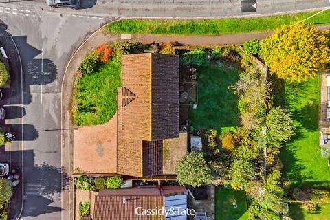 1 Langham Close, St Albans, AL4 9YH