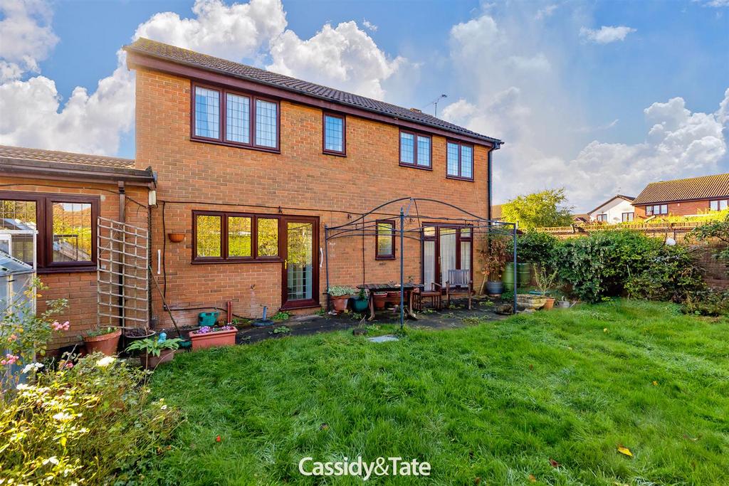 Langham Close, St. Albans 4 bed detached house £895,000