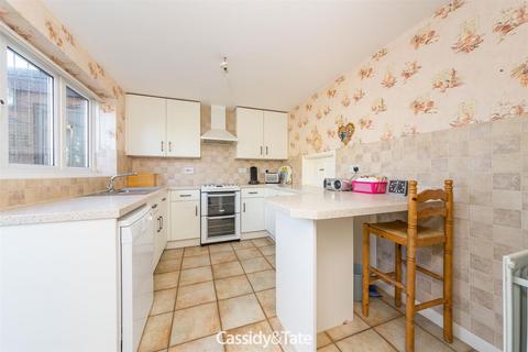 1 Langham Close, St Albans, AL4 9YH