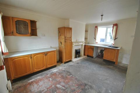 62 Allenby Crescent, New Rossington, Doncaster, DN11 0JX