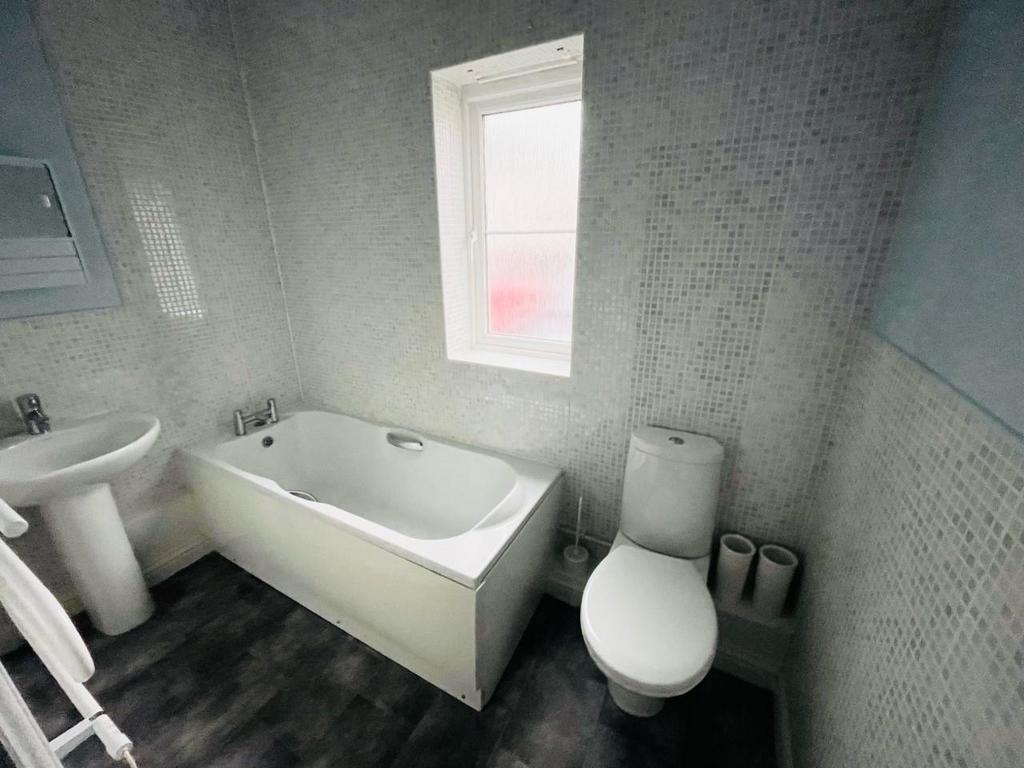 Bryntirion, Llanelli 2 bed flat for sale £89,000