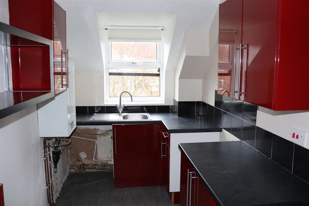 Leighswood Road, Aldridge 2 bed flat for sale £125,000