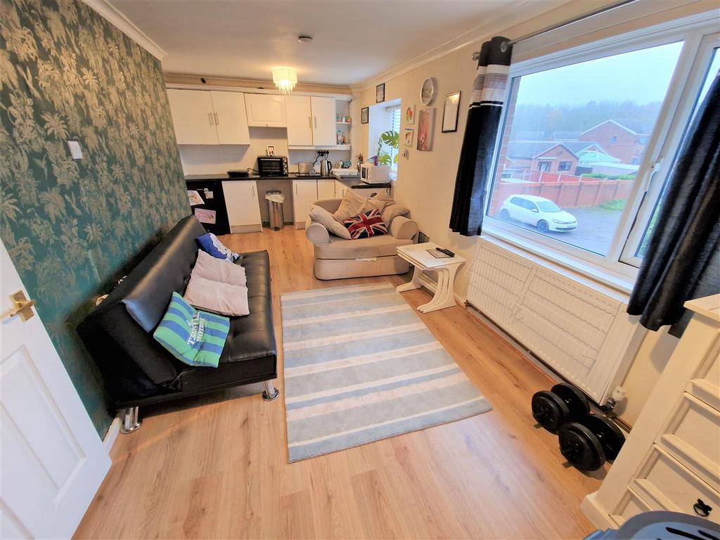 19 thicket drive, maltby 9.jpg