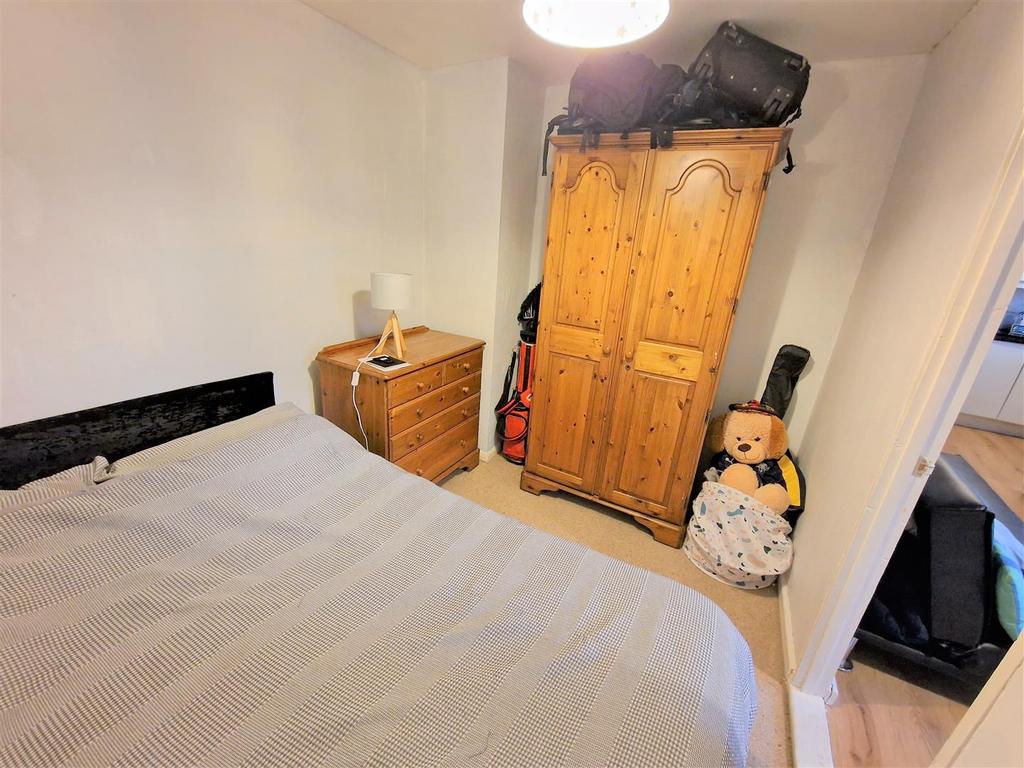 19 thicjket drive, maltby 4.jpg