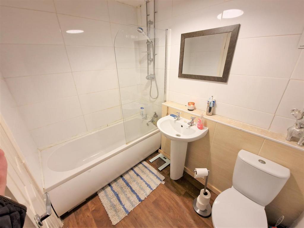 19 thicket drive, maltby 8.jpg
