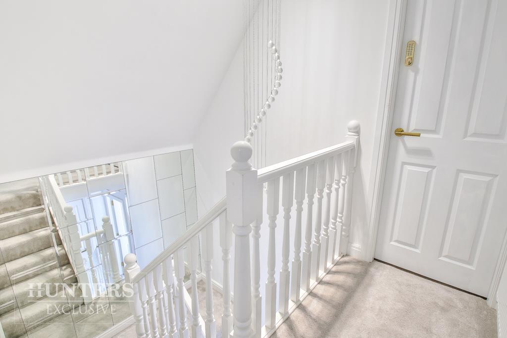 6 Blencathra Close (9).jpg