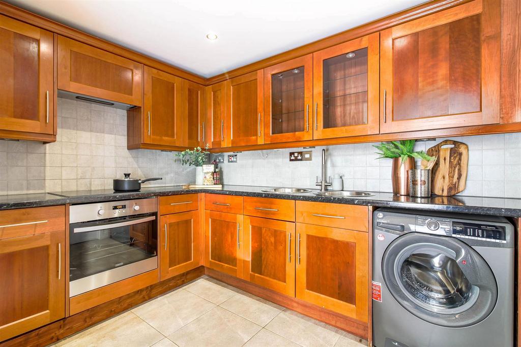 Kitchen (1 of 1).jpg