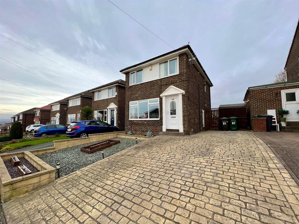 Meadow Park, Kirkheaton, Huddersfield 3 bed detached house £220,000