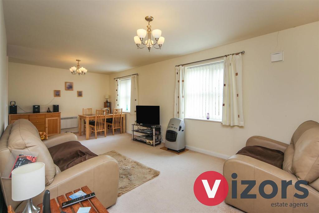 Gloucester Close, Redditch 2 bed coach house £150,000