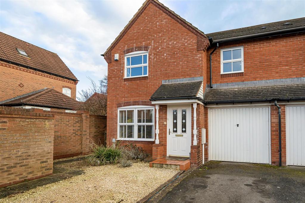 Waterleaze, Taunton 3 bed terraced house £272,500