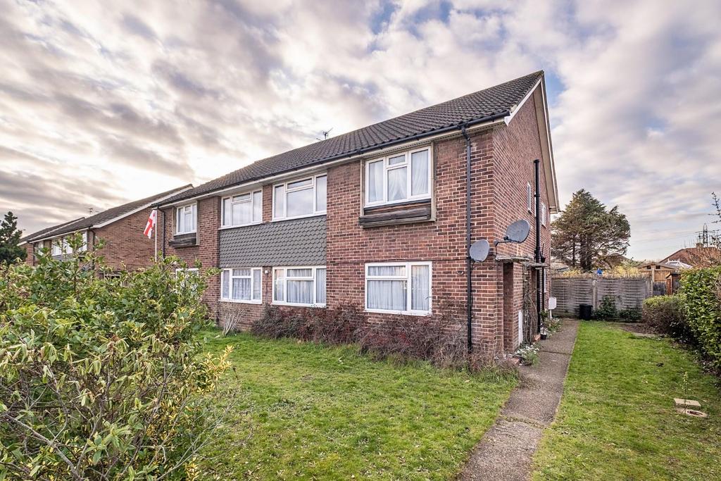 Carnforth Close, Ewell 2 bed for sale £350,000