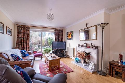 21 Carnforth Close, Epsom, KT19 9HQ