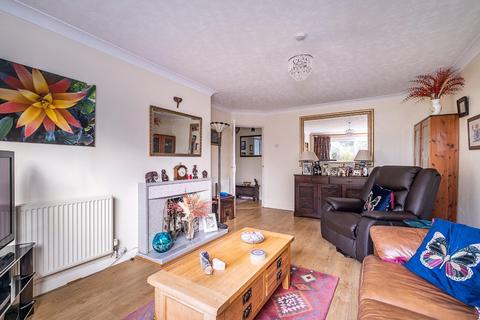 21 Carnforth Close, Epsom, KT19 9HQ
