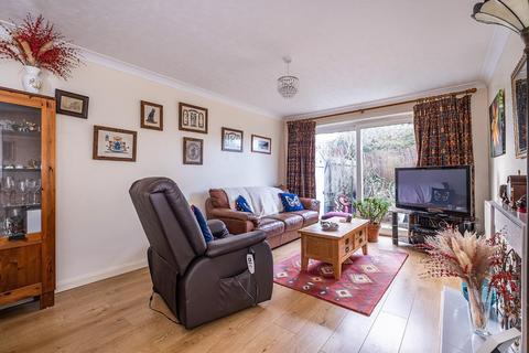 21 Carnforth Close, Epsom, KT19 9HQ