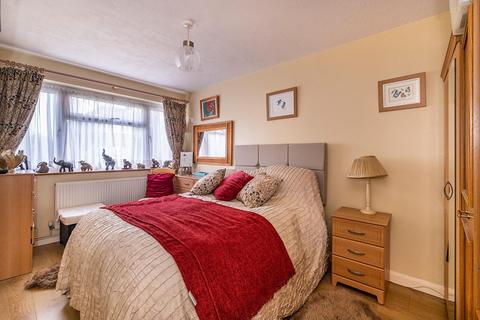 21 Carnforth Close, Epsom, KT19 9HQ