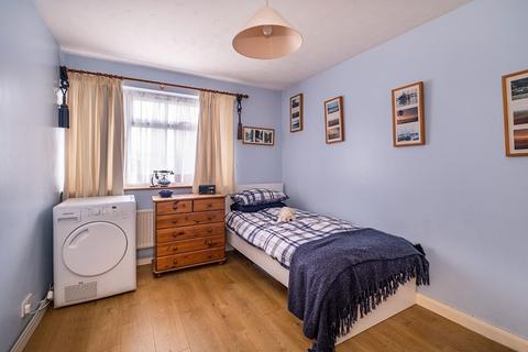 21 Carnforth Close, Epsom, KT19 9HQ