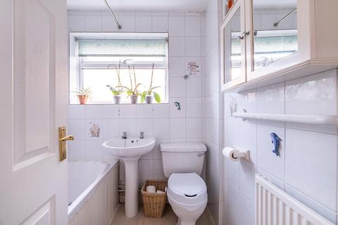 21 Carnforth Close, Epsom, KT19 9HQ