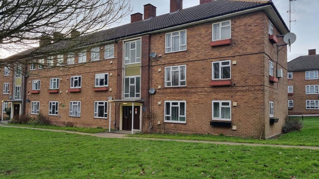 Bournebrook Crescent, Halesowen 2 bed apartment £675 pcm (£156 pw)
