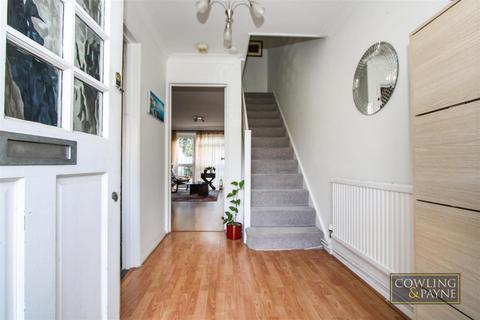 6 Buttercup Close, Billericay, CM12 0SX