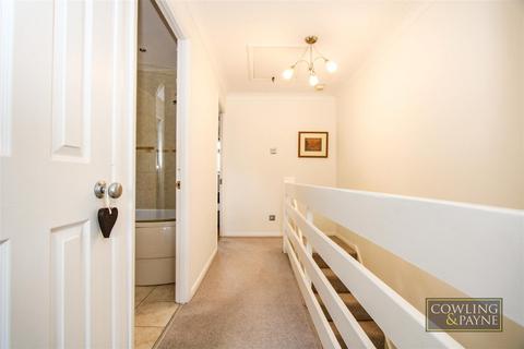 6 Buttercup Close, Billericay, CM12 0SX