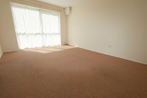 2 bedroom flat to rent, Tattershall Drive, Hemel