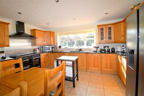 4 bedroom detached house for sale, Royal Drive, Seaford