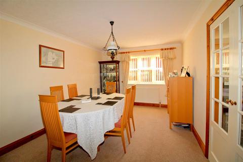 4 bedroom detached house for sale, Royal Drive, Seaford