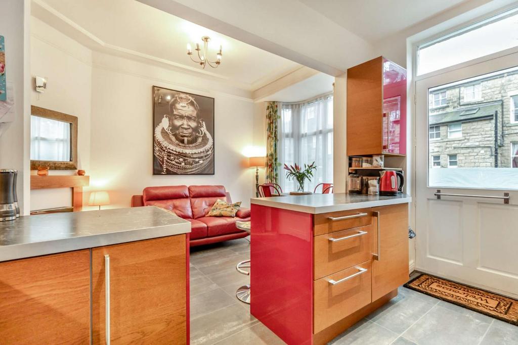 Belmont Road, Harrogate, HG2 0LR 5 bed terraced house £485,000