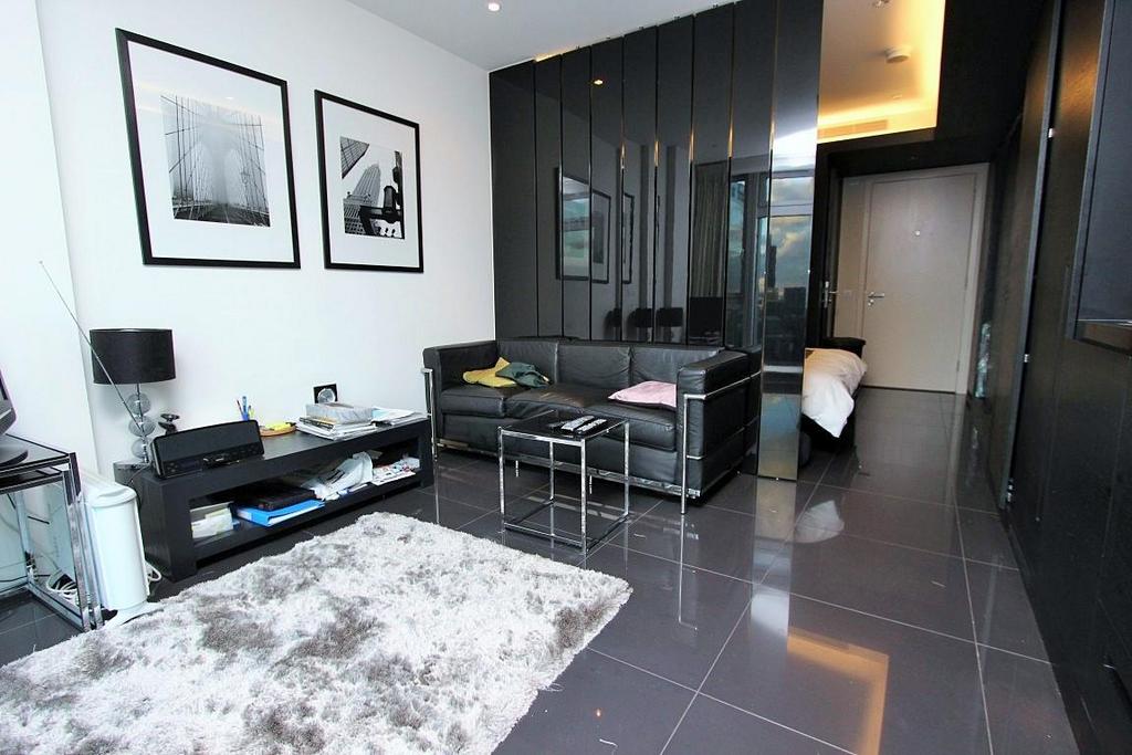 Living area 3.JPG