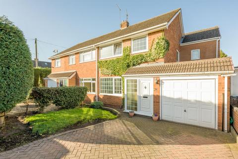 24 Barnett Close, Kingswinford, DY6 9PW