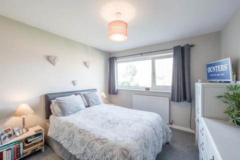 24 Barnett Close, Kingswinford, DY6 9PW