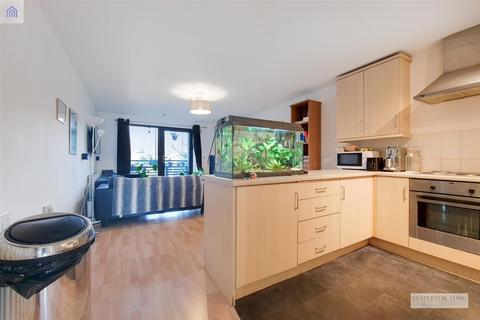2 bedroom flat for sale - Elder Road, London