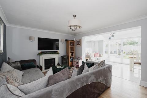 13 Dirdene Close, Epsom, KT17 4AY