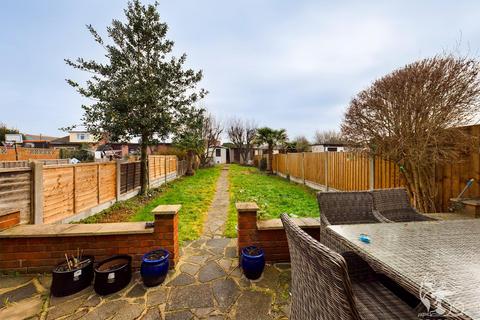 117b South Road, South Ockendon, RM15 6NP