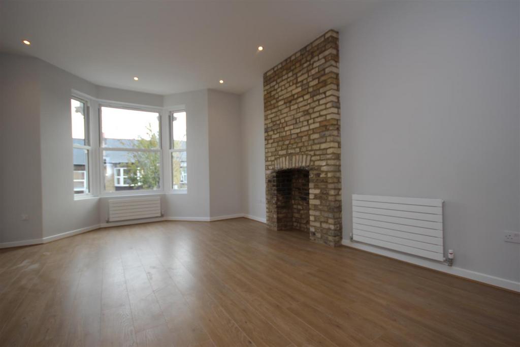 Manor Park Road, Harlesden NW10 4JX 1 bed flat to rent £1,699 pcm (£