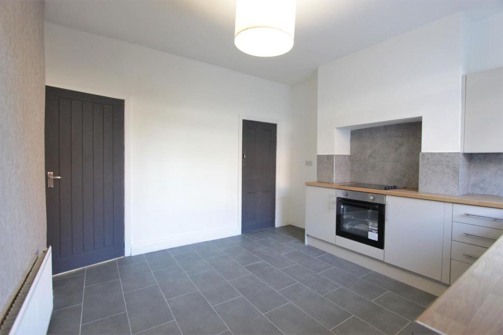 3. kitchen .jpg