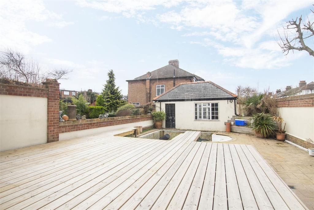 Edenbridge Road, Enfield 3 bed end of terrace house £675,000