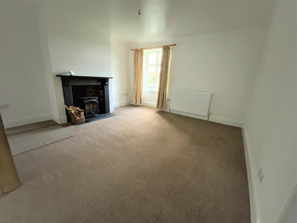 3 Bedroom Character Property to rent... 3 bed semidetached house £