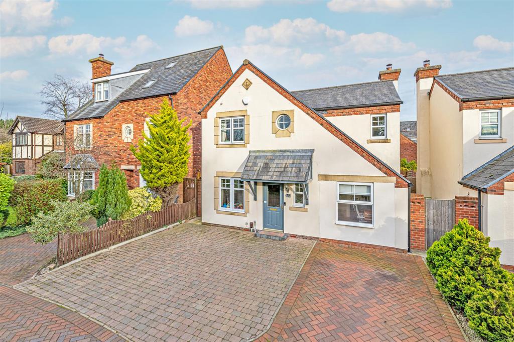 Stockdale Drive, Great Sankey... 4 bed detached house £390,000
