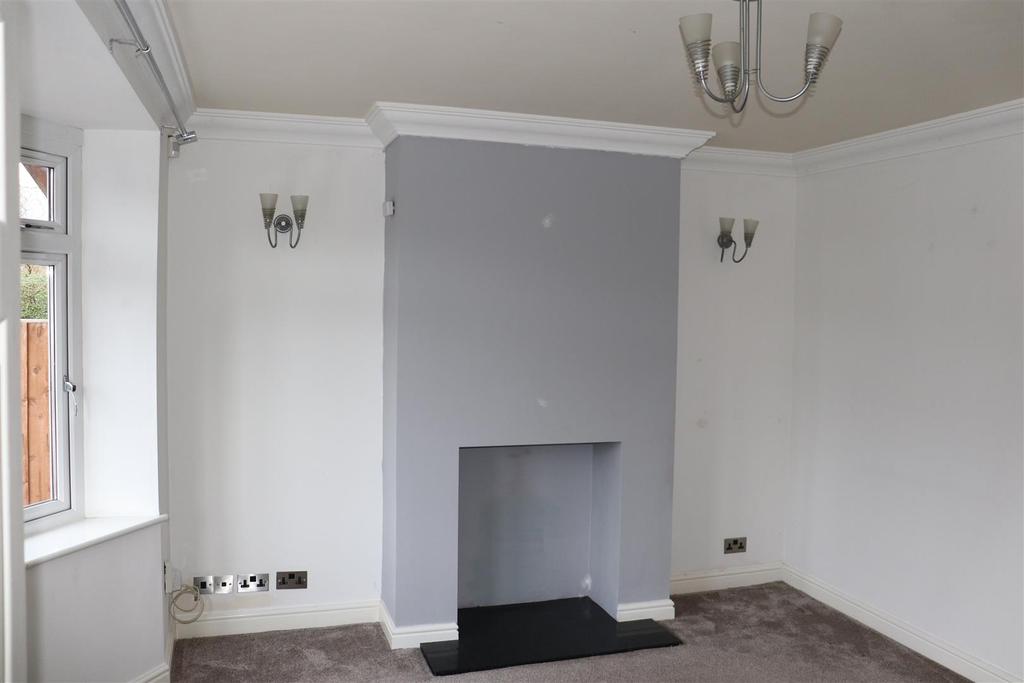 Castle Road, Walsall Wood 3 bed semidetached house £900 pcm (£208 pw)