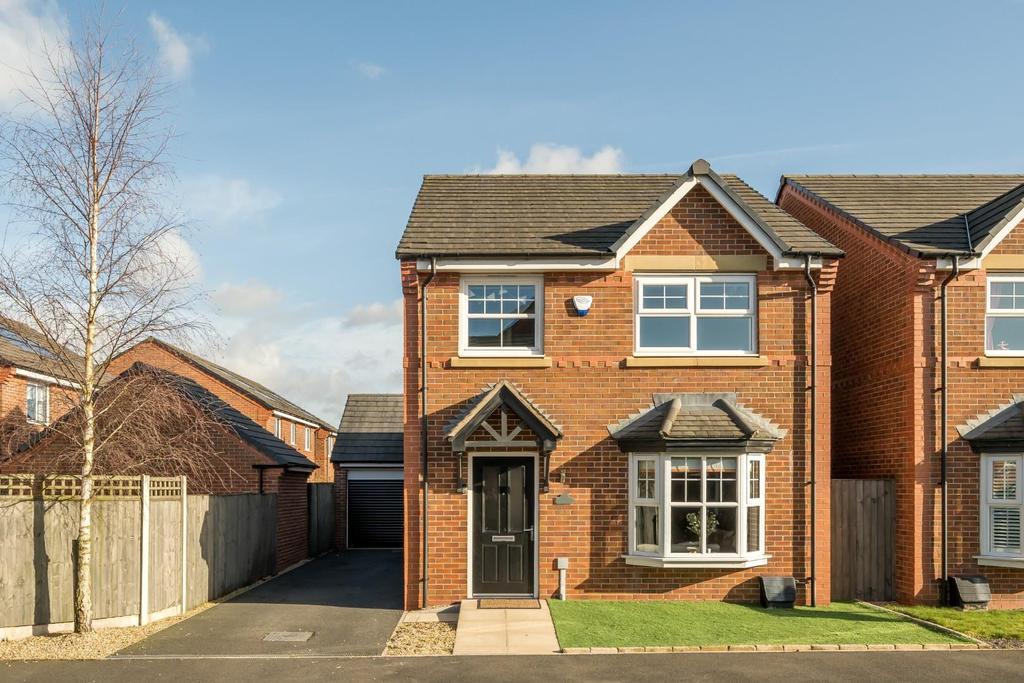Ackers Fold, Leigh 4 bed detached house £335,000