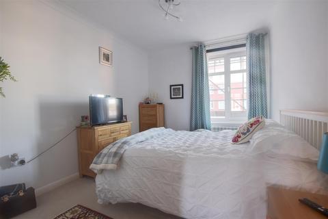 2 bedroom retirement property for sale - De La Warr Parade, Bexhill-On-Sea