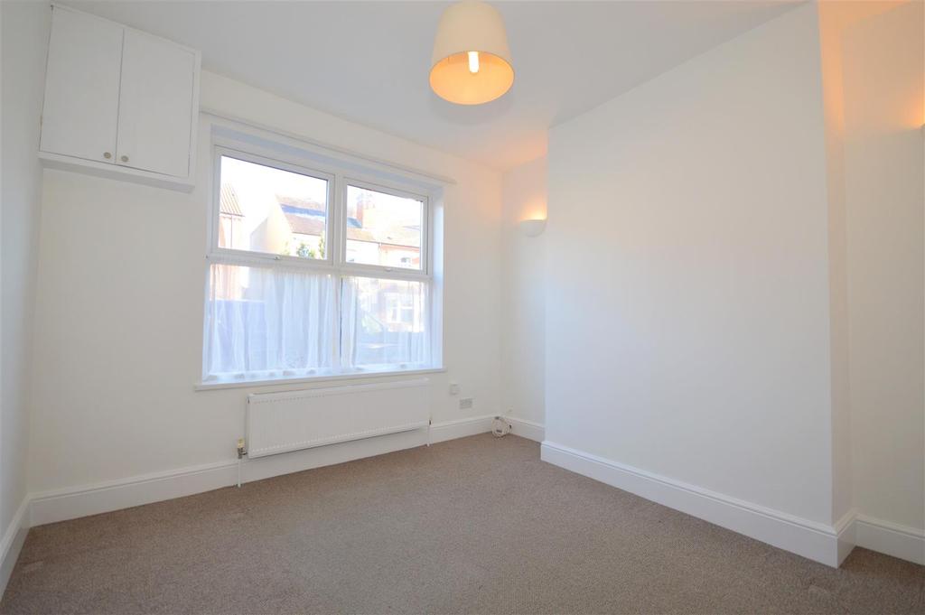 Stanley Road, Earlsdon, Coventry 3 bed end of terrace house £950 pcm
