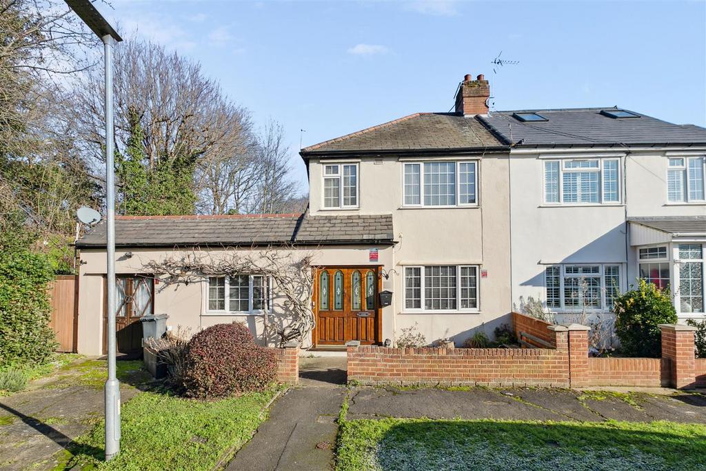 Staveley Gardens, London, W4 3 bed semidetached house £950,000
