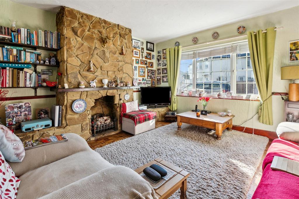 Staveley Gardens, London, W4 3 bed semidetached house £950,000
