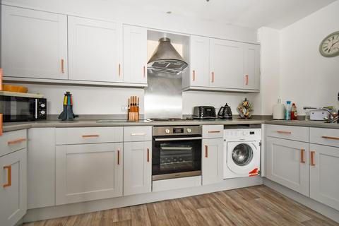 48 Cairn Avenue, Guiseley, Leeds, LS20 8QQ