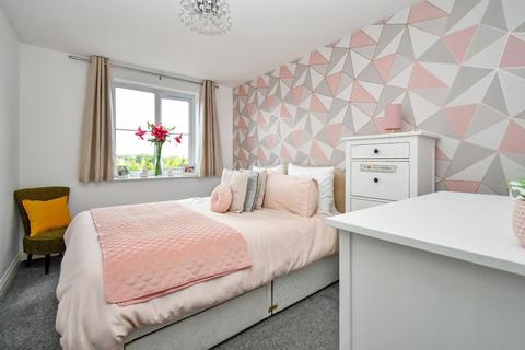 48 Cairn Avenue, Guiseley, Leeds, LS20 8QQ